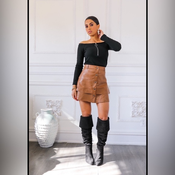 Off the shoulder ribbed top with front zipper - Picture 2 of 3